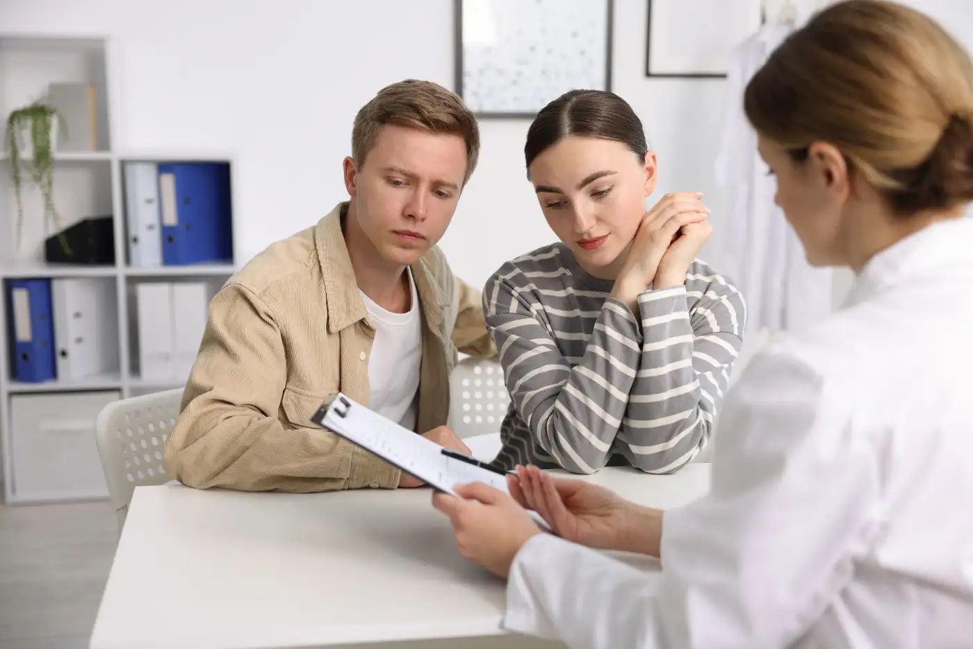 Evaluarea fertilității pentru dosarul FIV 2026: Ce trebuie să știi